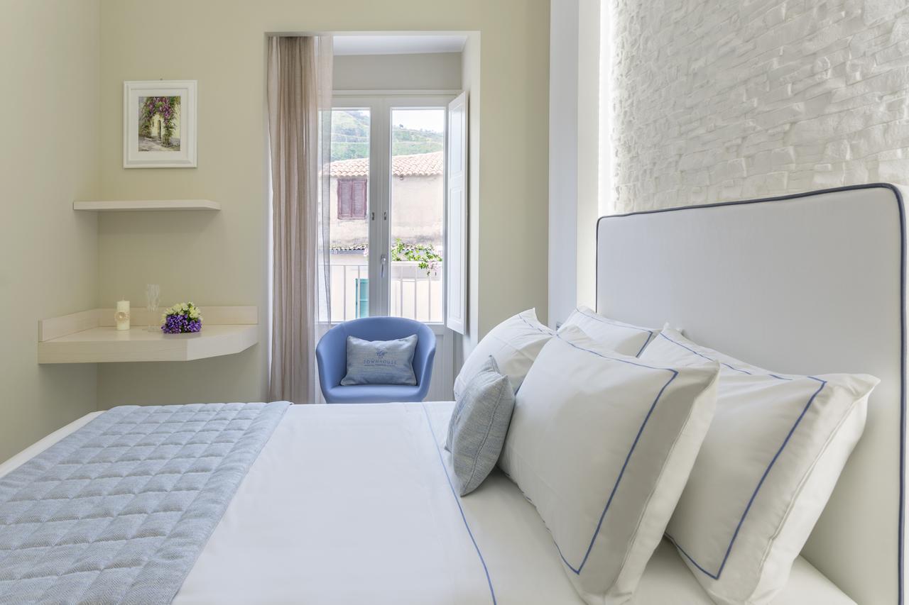 Townhouse Tropea Bed & Breakfast ภายนอก รูปภาพ